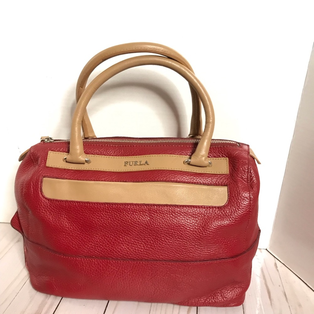 FURLA PEBBLE LEATHER SATCHEL - Picture 3 of 11